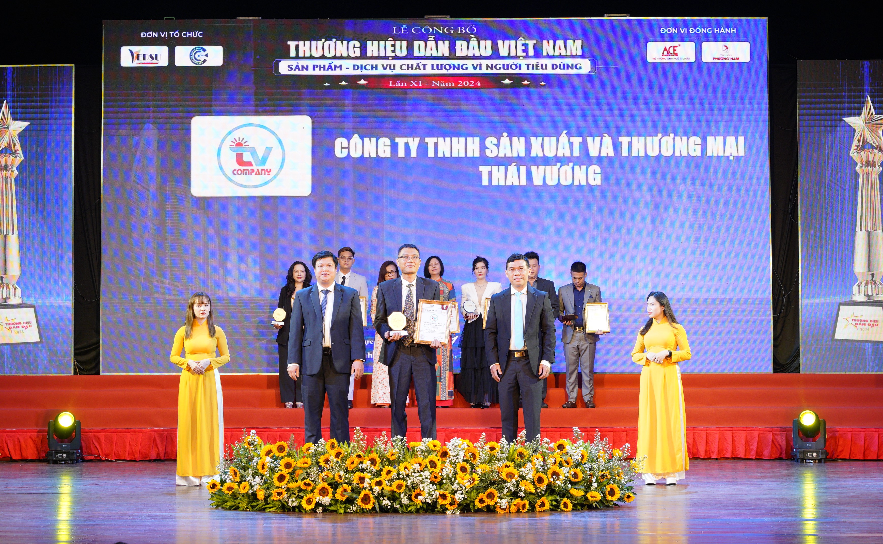 Tự hào đón nhận Huy Chương Vàng Sản Phẩm Dịch Vụ Chất Lượng Vì Người Tiêu Dùng 2024!